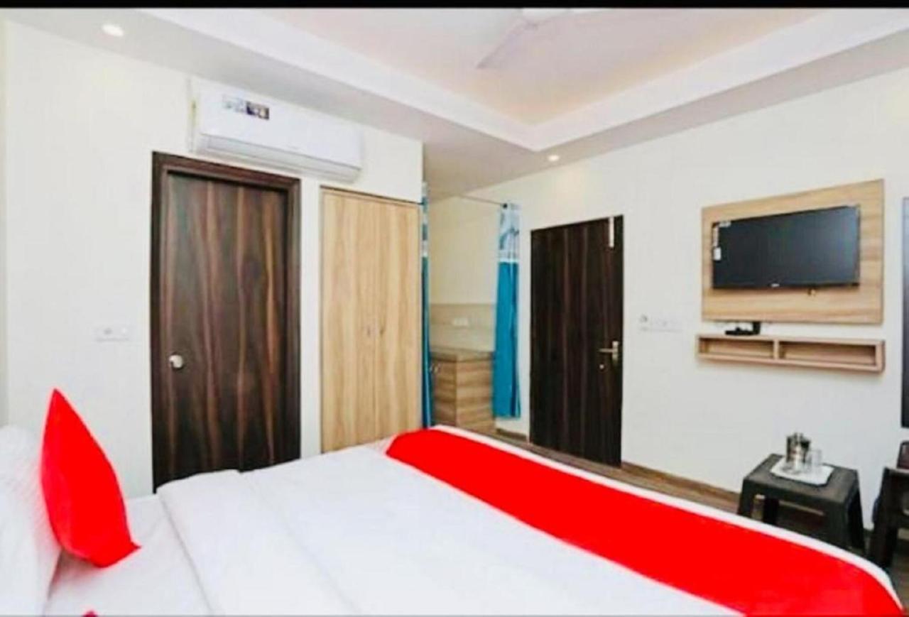 Del Fox Hotel, Delhi Airport New Delhi Buitenkant foto
